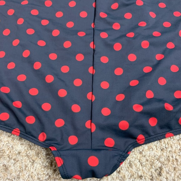 Bettie Page polka dot retro swimsuit - Picture 11 of 11